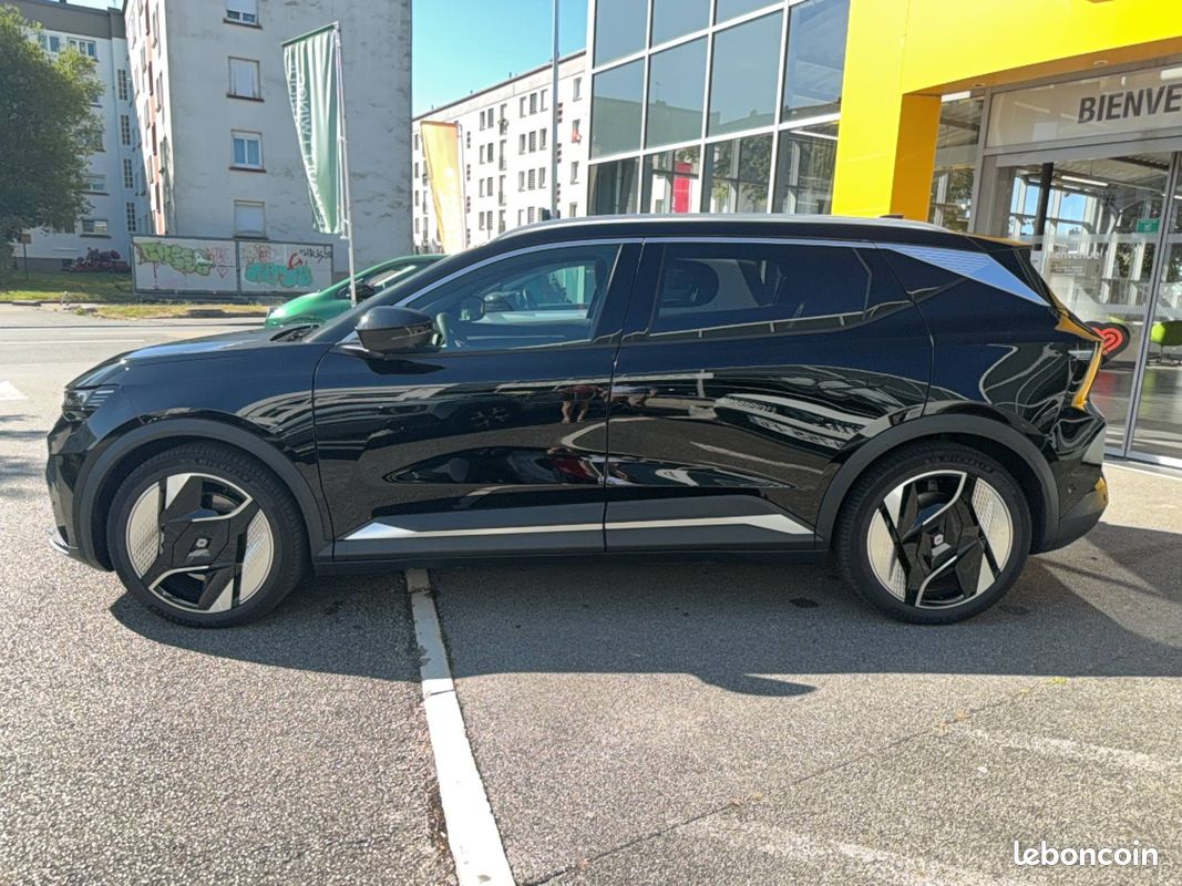 RENAULT Scenic E-Tech électrique 220 ch grande autonomie Techno Iconic (image 2)