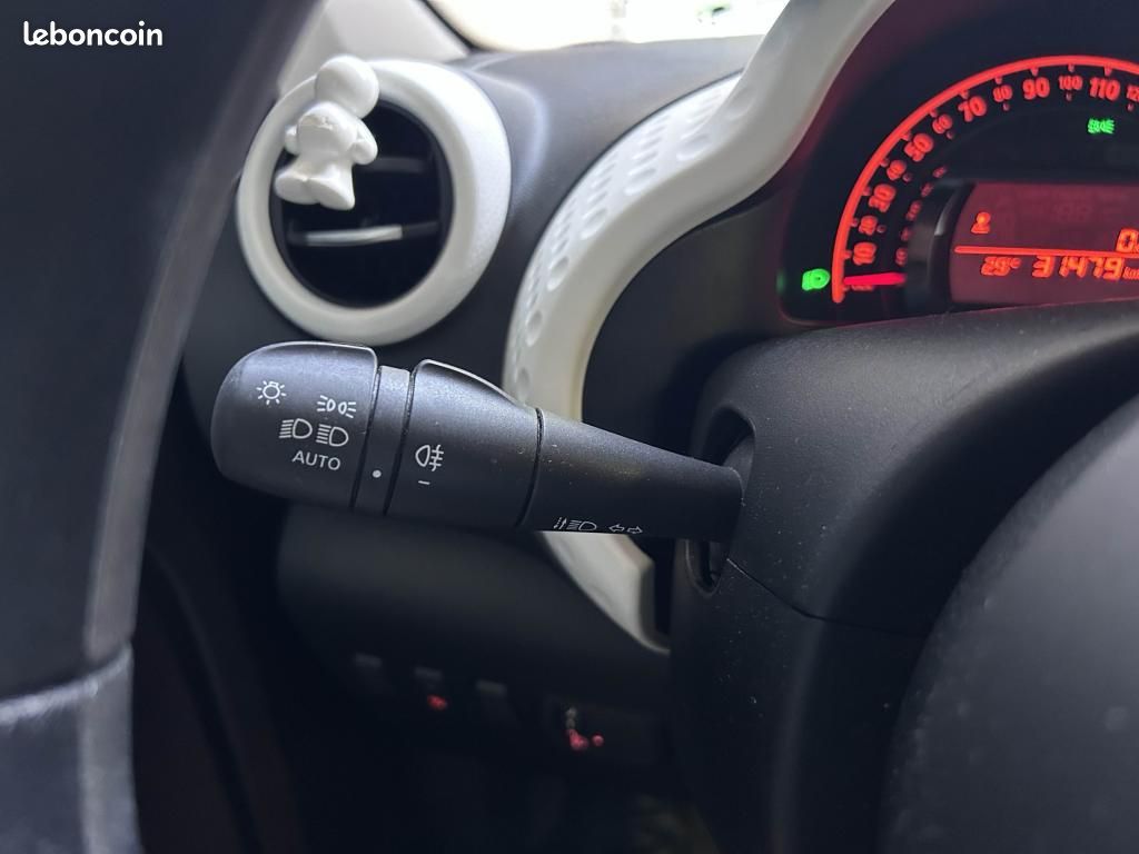 RENAULT TWINGO III 1.0 Sce 65ch LIFE phase 2 (Bluetooth + support tel) (image 18)