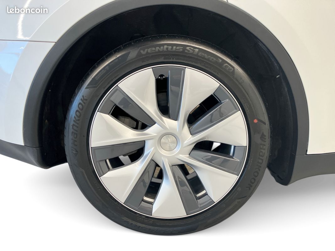 Tesla Model Y 2024 Long Range RWD - Véhicule d'occasion certifié (image 14)