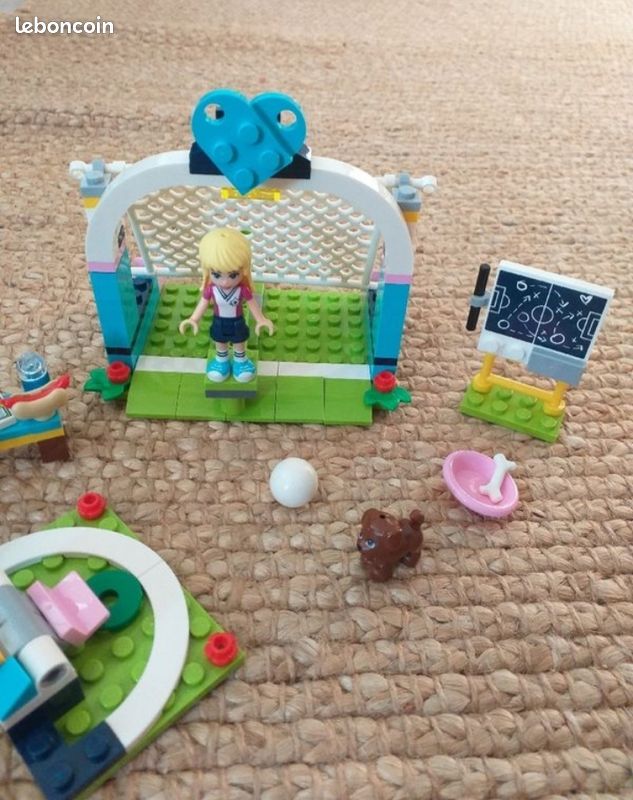 LEGO Friends 41330 L'entraînement de foot de Stéphanie (image 3)