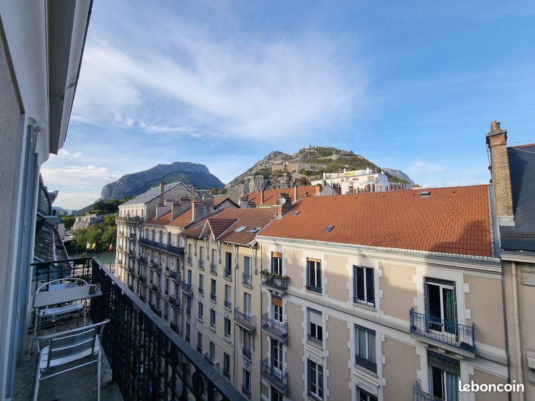Appartement 2 pièces 52 m² · à Grenoble · 52 m² · 817 €/mois