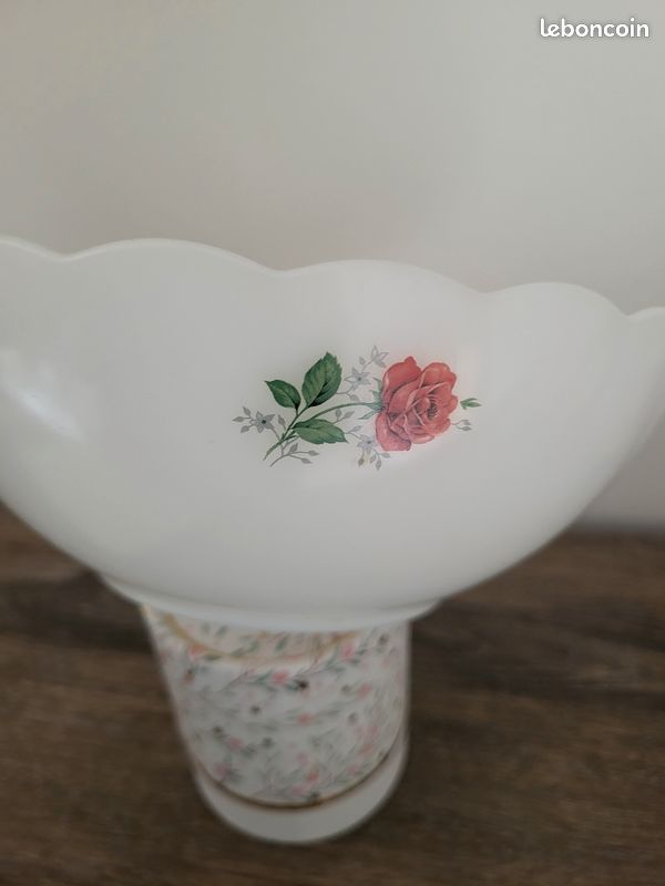 Saladier Arcopal Moyen Modèle - Décor Roses à Facettes - Verre Blanc - Occasion