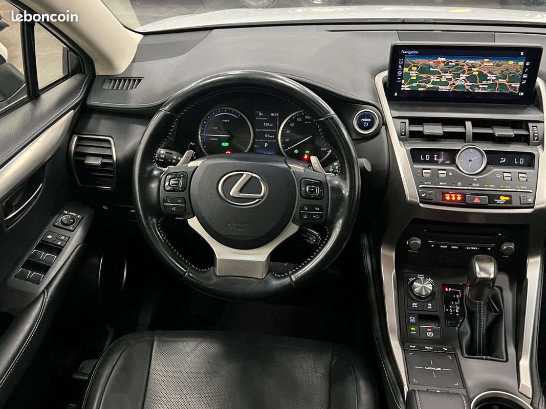 Lexus NX300H 300h 4WD Luxe / Financement possible (image 3)