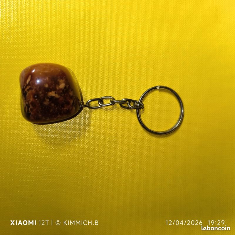 Porte clefs Agathe pierre 25 mm. Neuf (image 2)