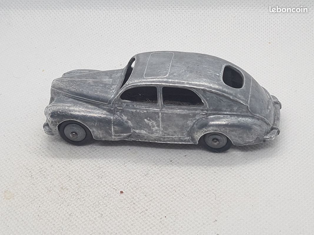 DINKY TOYS 24R/533 - Peugeot 203 Berline
