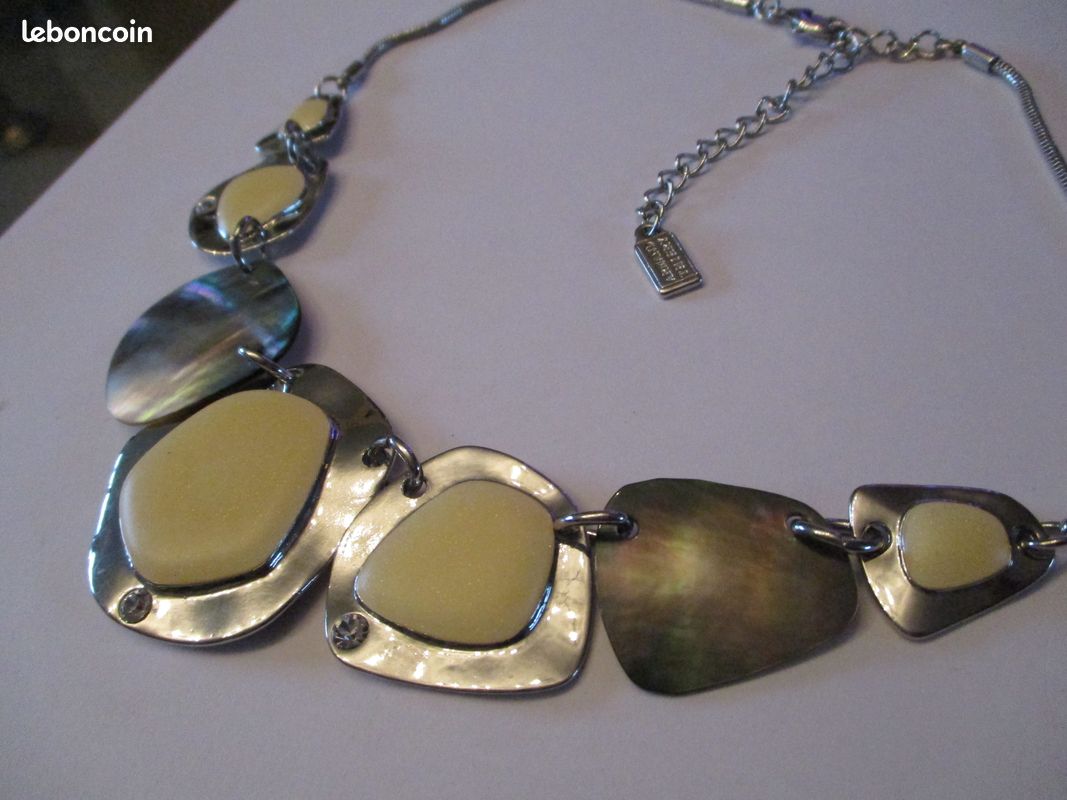 Beau collier avec nacre ARMAND THIERRY (image 2)