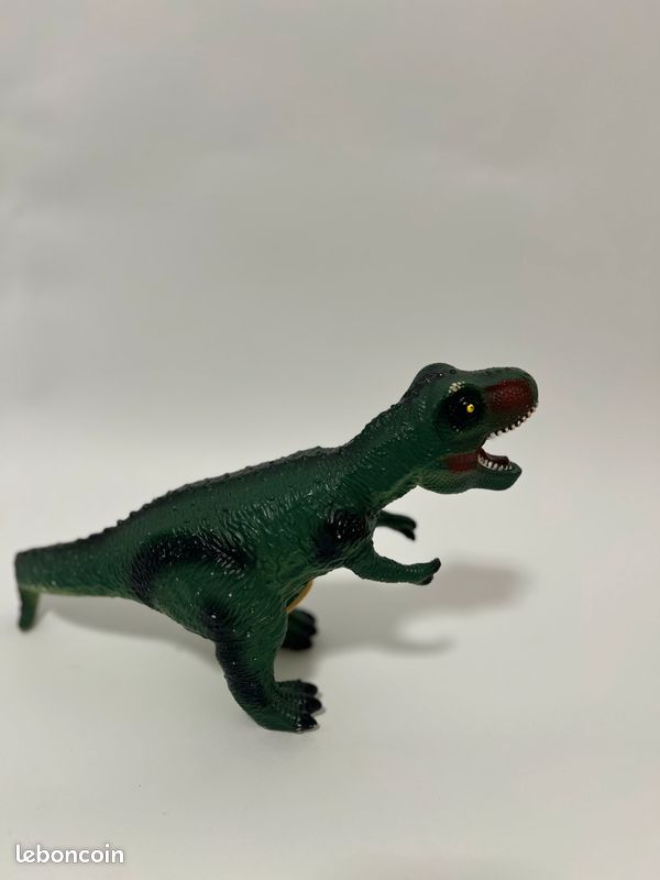Deux figurines de dinosaures (image 5)
