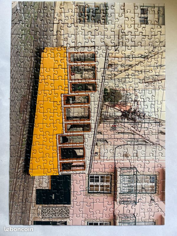 Puzzle 300 pièces Lisbonne Ravensburger en excellent état. 8 ans et plus (image 2)