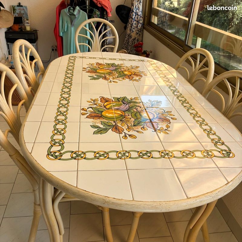 Table carrelée (image 2)