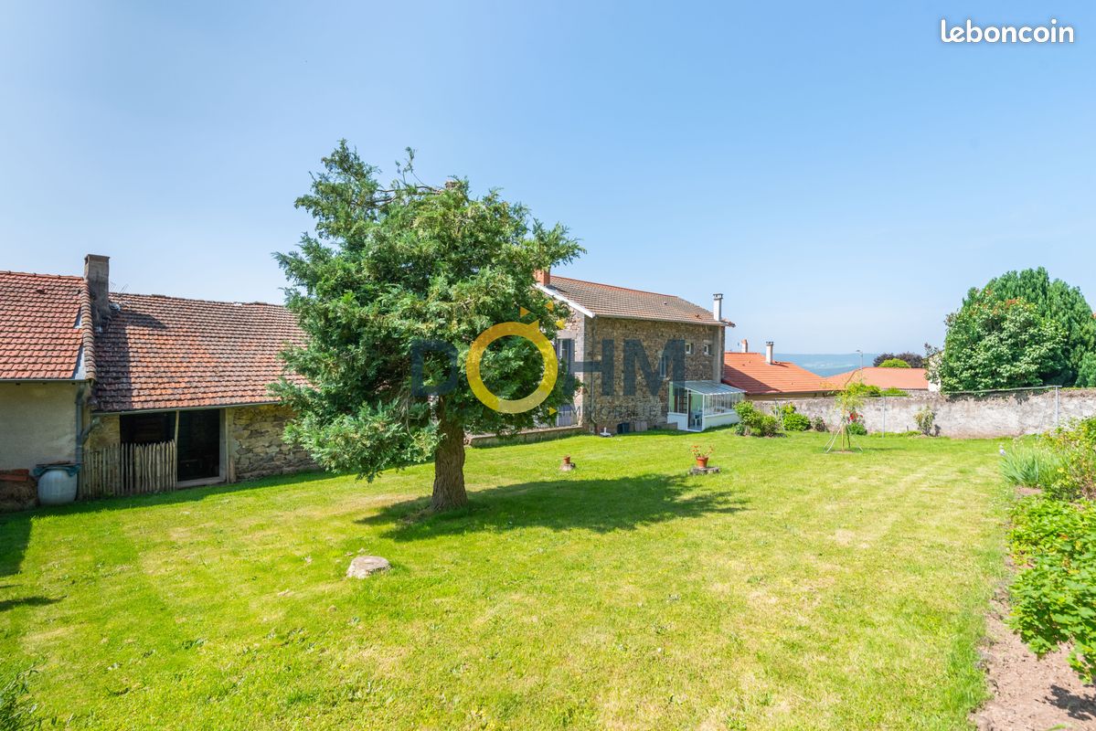 Maison 1 pièce 196 m² · à Allègre · 196 m² · 139 000 €