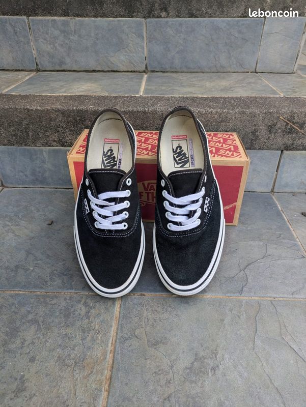 VANS AUTHENTIC PRO taille 42 Chaussures