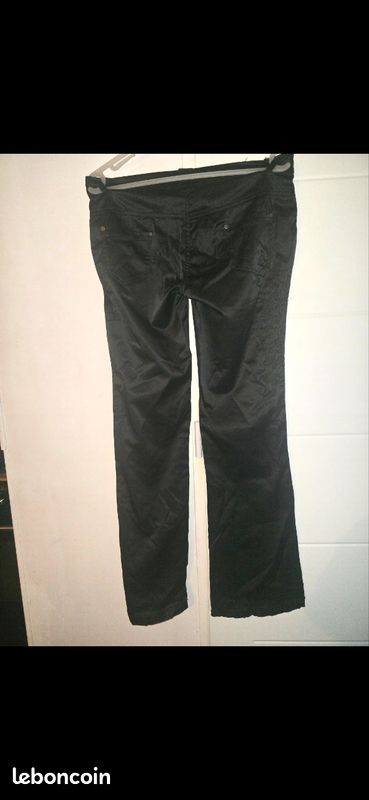 Pantalon femme satin noir marque Fashion Taille M (image 2)