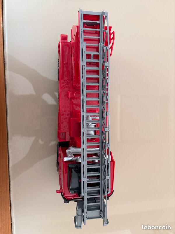 Gros Camion Pompier XxL TOYABI Gros Camion De Pompier XXL - Jouet Enfant Avec Sons, Lumières Et Échelle Pivotante Extensible