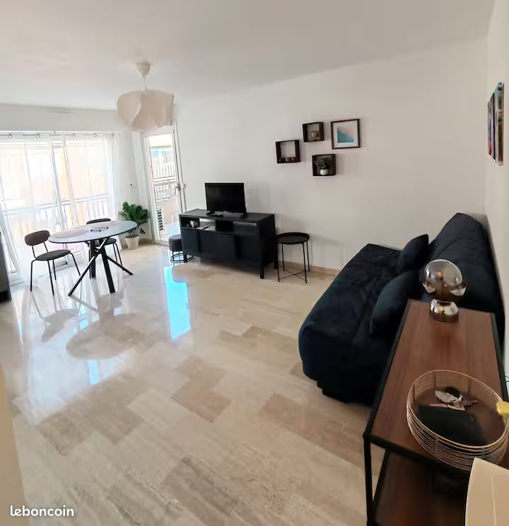 Appartement 1 pièce 27 m² · à Vallauris · 27 m² · 780 €