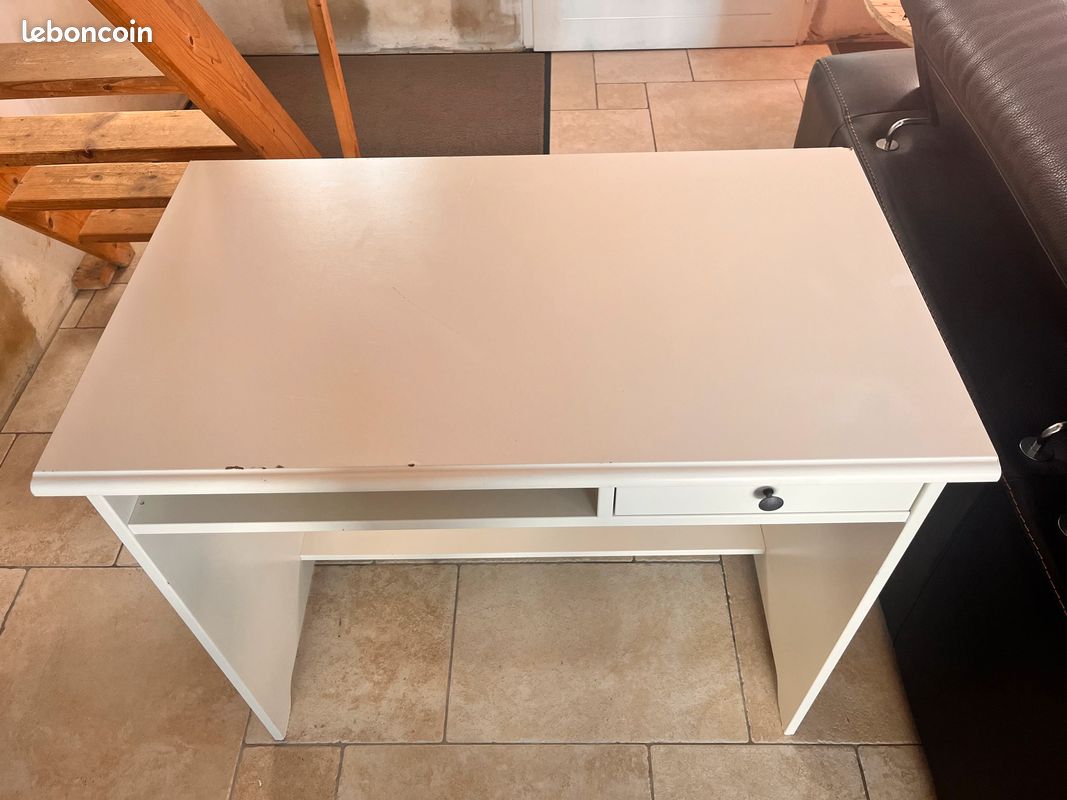 Bureau (image 2)