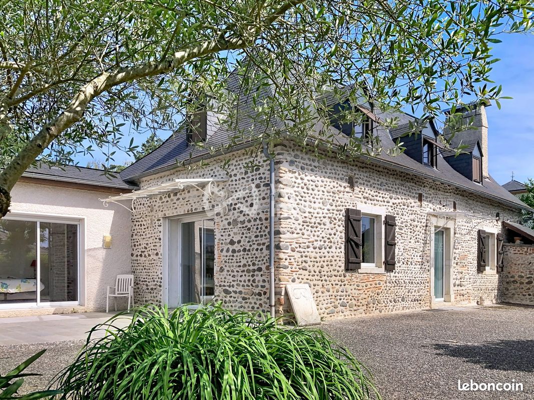 Maison 4 pièces 127 m² · à Poey-de-Lescar · 127 m² · 381 000 €
