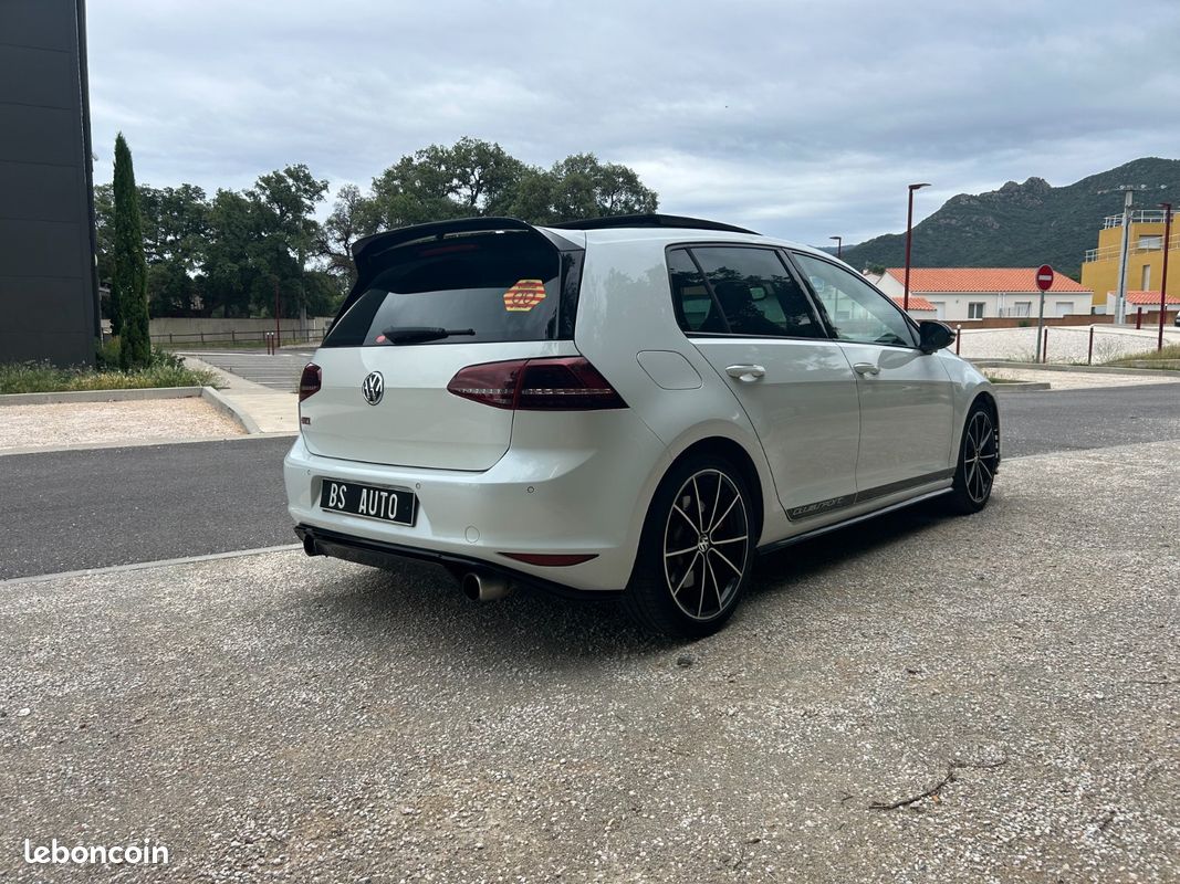 VOLKSWAGEN GOLF 7 GTI 2.0 TFSI 16V 265 ch Club Sport Toit Ouvrant Sièges Récaro GPS Garantie 12 mois (image 3)