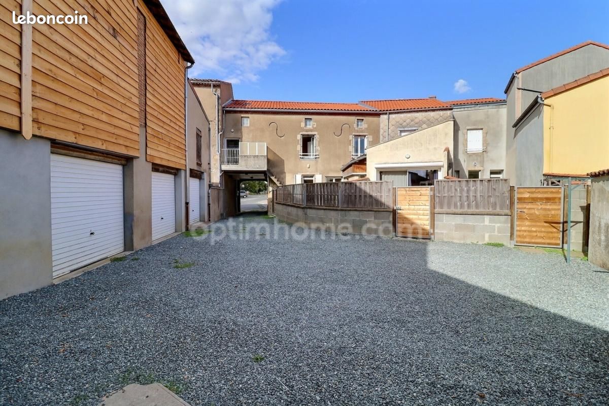 Maison 5 pièces 145 m² · à Nueil-les-Aubiers · 145 m² · 160 500 €