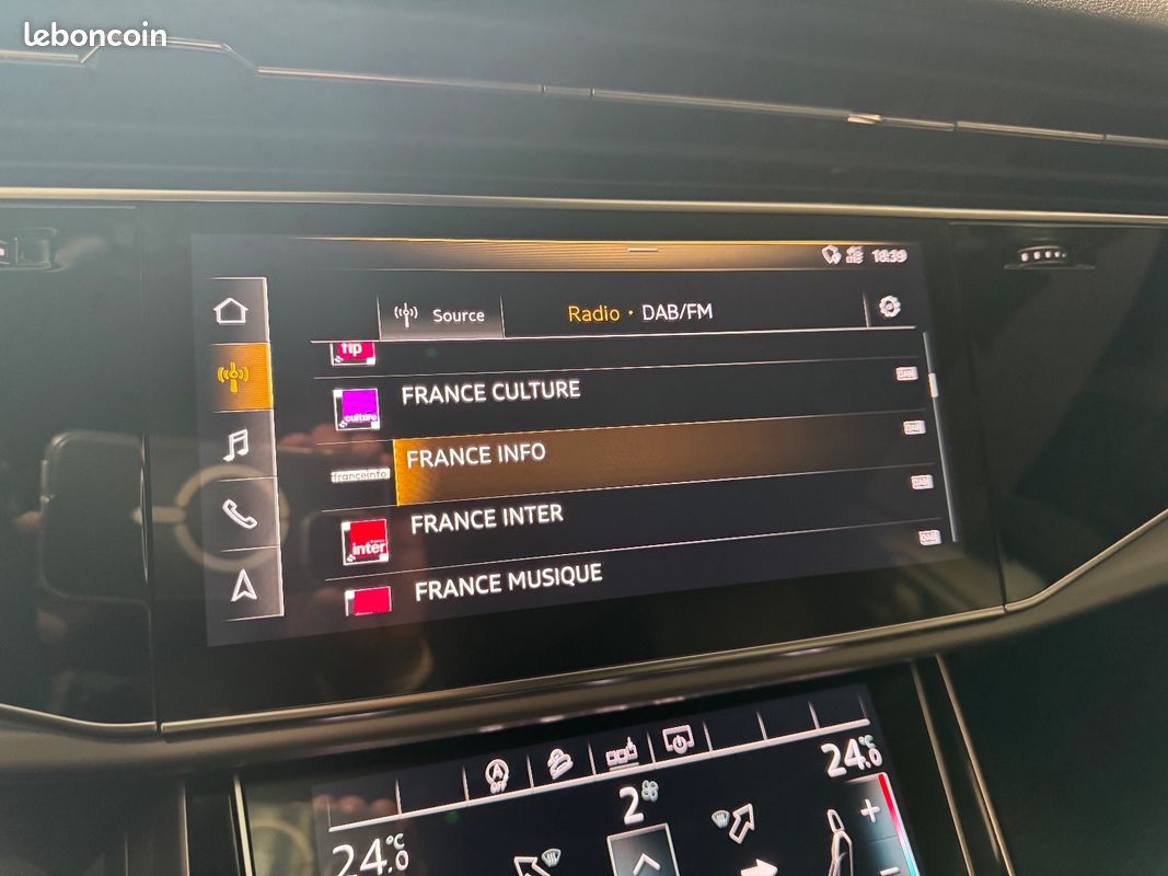 AUDI Q8 Q8 45 TDI 231 Tiptronic 8 Quattro / CarPlay / Caméra de recul / Sièges éléctriques (image 23)