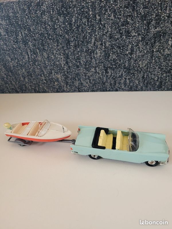 Norev Modèle n° 92 Chrysler New-Yorker 1959 et Dinghy Rocca