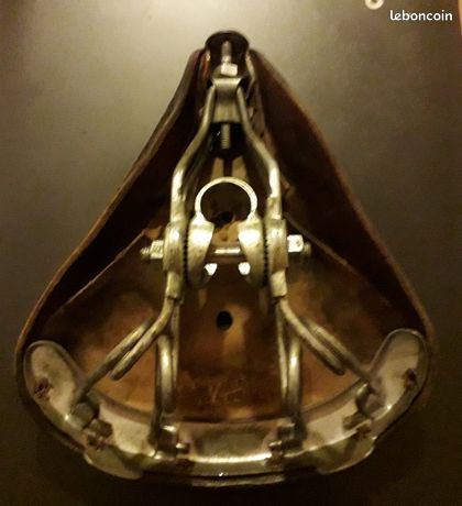 Belle selle ancienne française de marque PRYMA en croupon spécial