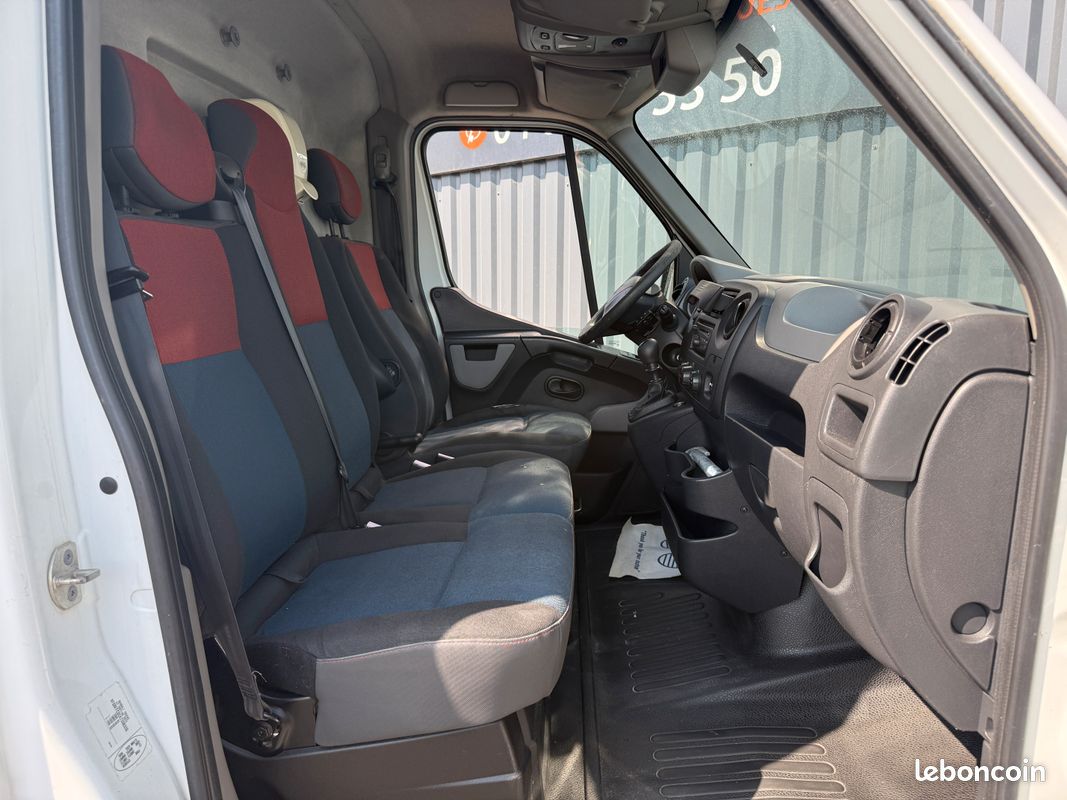 RENAULT Master Fg F3300 L1H2 2.3 dCi 125ch Confort (image 5)