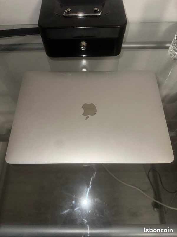 Macbook air 13 2020 (image 2)