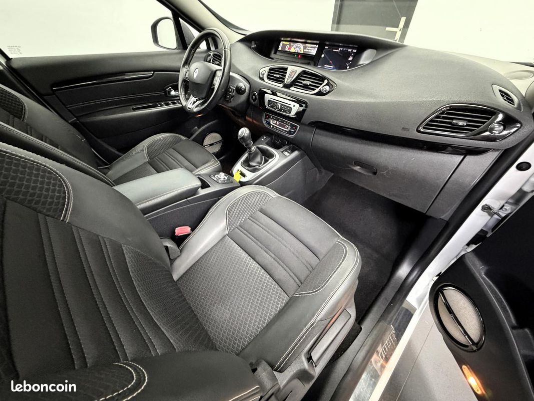 RENAULT SCENIC 1.6 Energy dCi - 130 Euro 6 III MONOSPACE Bose (image 9)