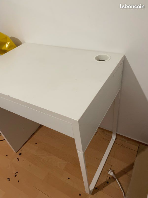 Petit bureau blanc avec tiroir – Idéal télétravail ou étudiant (image 2)
