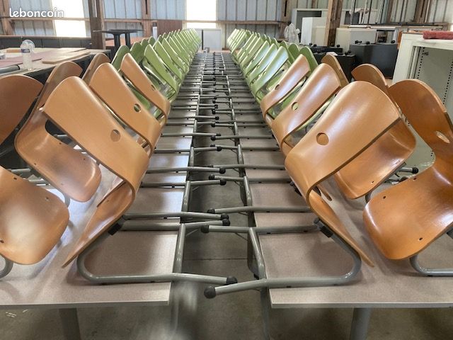 Tables de réfectoire avec chaises (image 1)