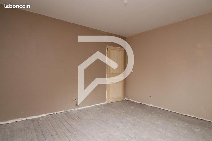 https://img.leboncoin.fr/api/v1/lbcpb1/images/6a/26/77/6a2677d55e65cfd47ece387cccccf2198c683471.jpg?rule=ad-image