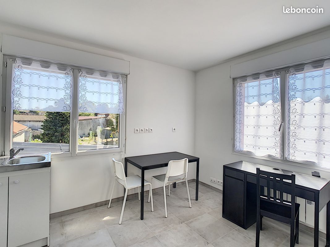 Appartement 1 pièce 20 m² · à Valenciennes · 20 m² · 400 €
