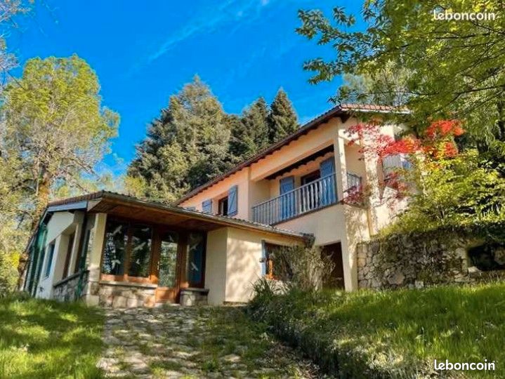 Maison 6 pièces 116 m² · à Vollore-Ville · 116 m² · 180 000 €