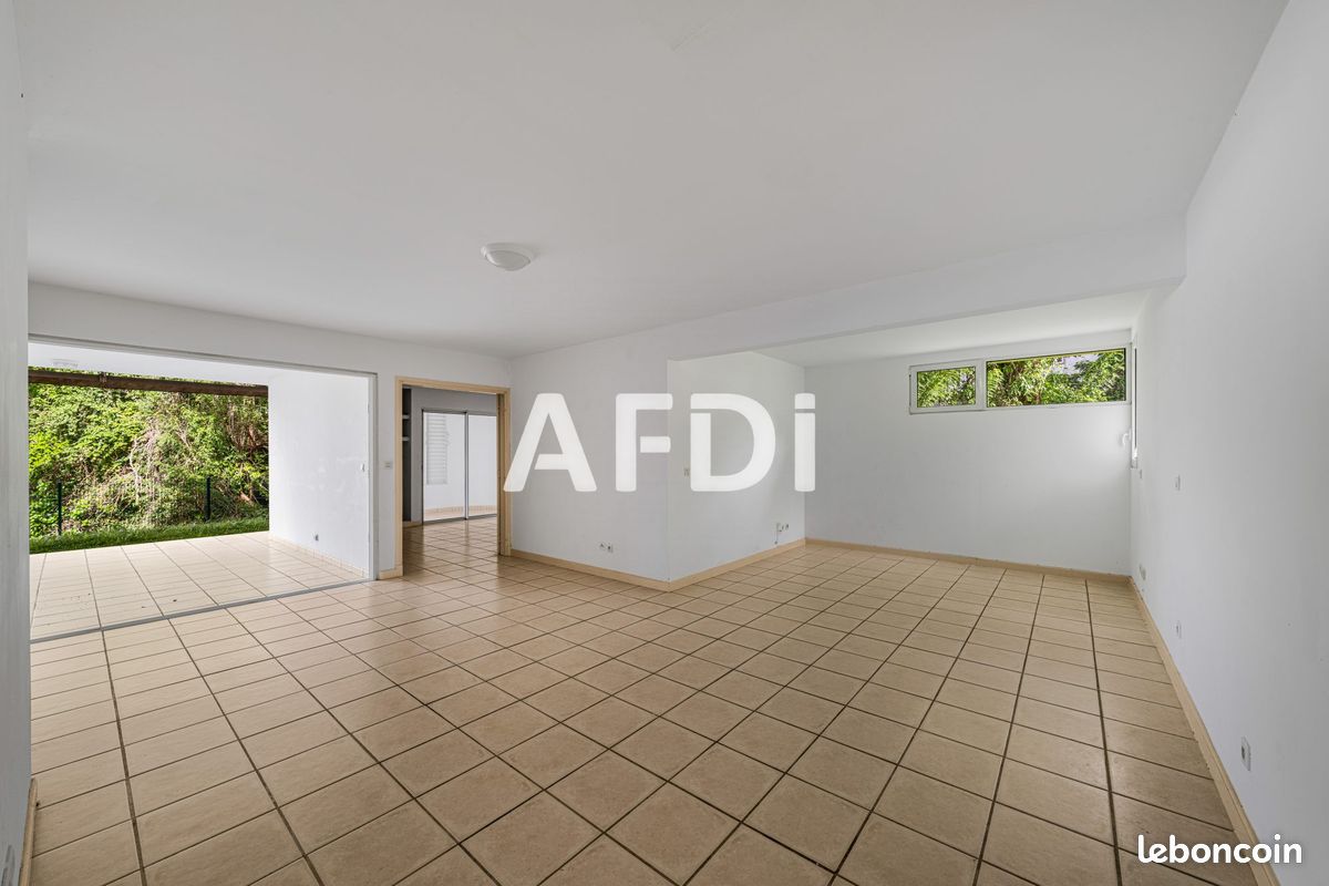 Appartement 3 pièces 82 m² · à Fort-de-France · 82 m² · 275 000 €