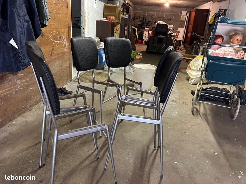 Chaises en acier à restaurer (image 1)