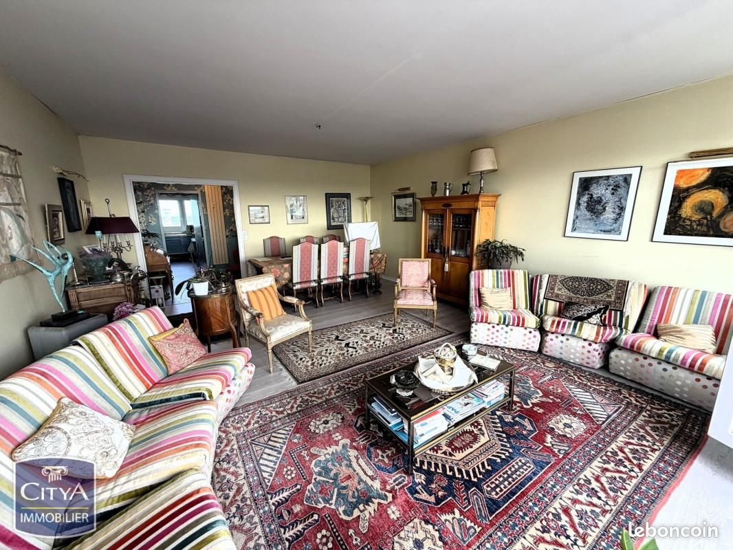 Appartement 5 pièces 107 m² · à Calais · 106,6 m² · 366 800 €