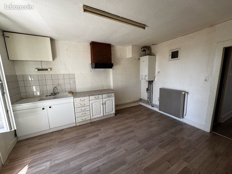 Appartement 2 pièces 30 m² · à Mirecourt · 30 m² · 330 €