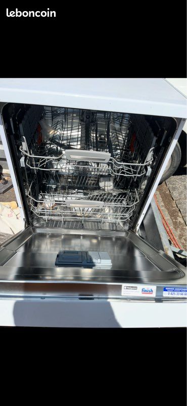 Lave vaisselle hot point Ariston LFK 7M1 24 FR (image 2)