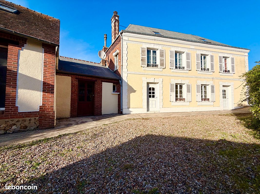 Maison 5 pièces 117 m² · à Mesnils-sur-Iton · 117 m² · 198 000 €