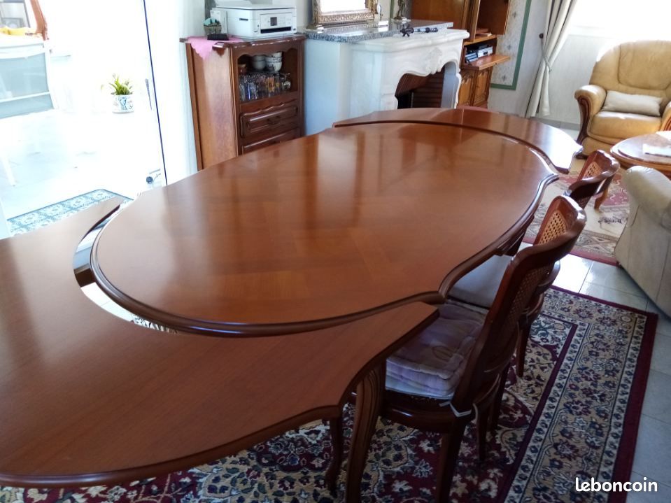 Table (image 1)