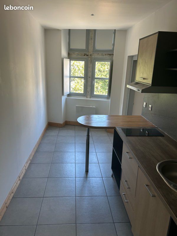 Appartement 2 pièces 40 m² · à Oloron-Sainte-Marie · 40 m² · 450 €