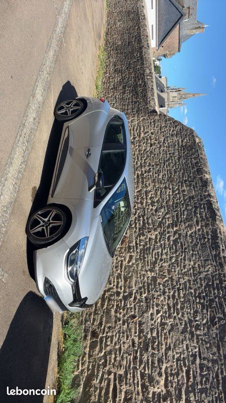 Renault clio 4 (image 1)