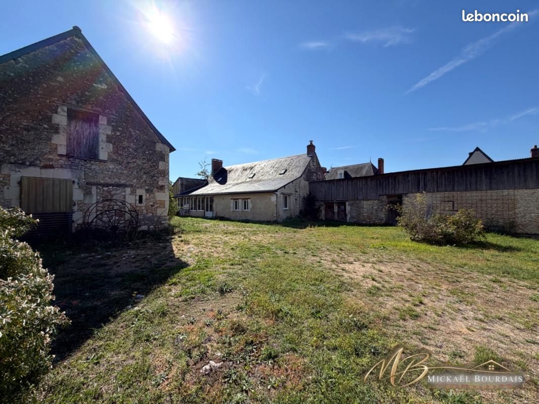 Maison 8 pièces 260 m² · à Noyant-Villages · 260 m² · 239 625 €