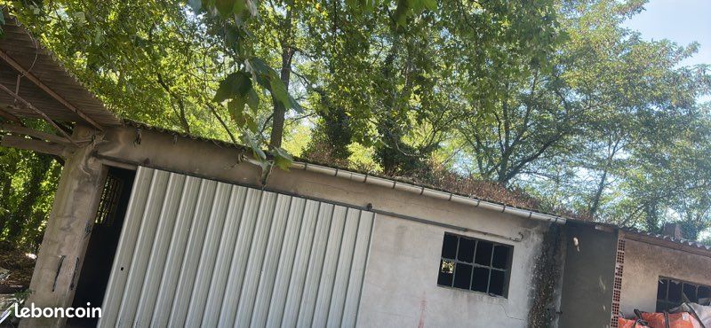Parking 1 pièce 290 m² · à Labruguière · 290 m² · 399 €/mois