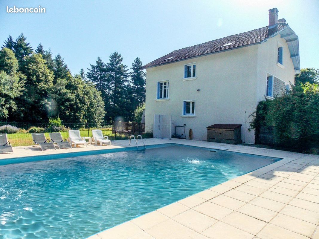 Maison 9 pièces 210 m² · à Maisonnais-sur-Tardoire · 210 m² · 258 000 €