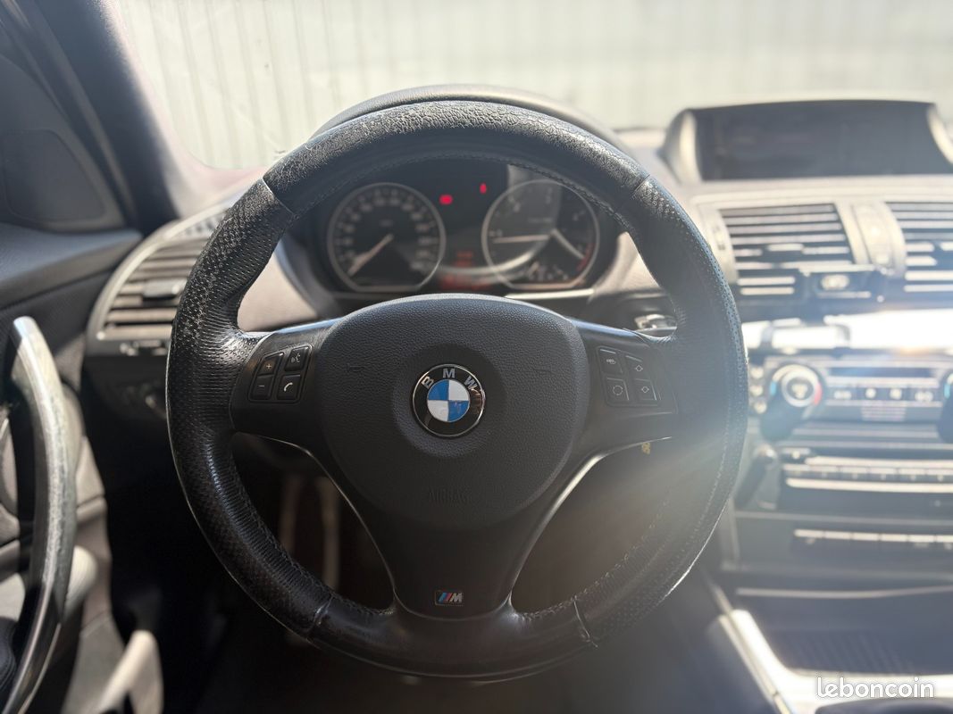 BMW SERIE 1 E87 LCI 120d 177 ch Sport Design - Pack M Complet - TOIT OUVRANT - SIEGES ELECTRIQUE/CHAUFFANT (image 12)