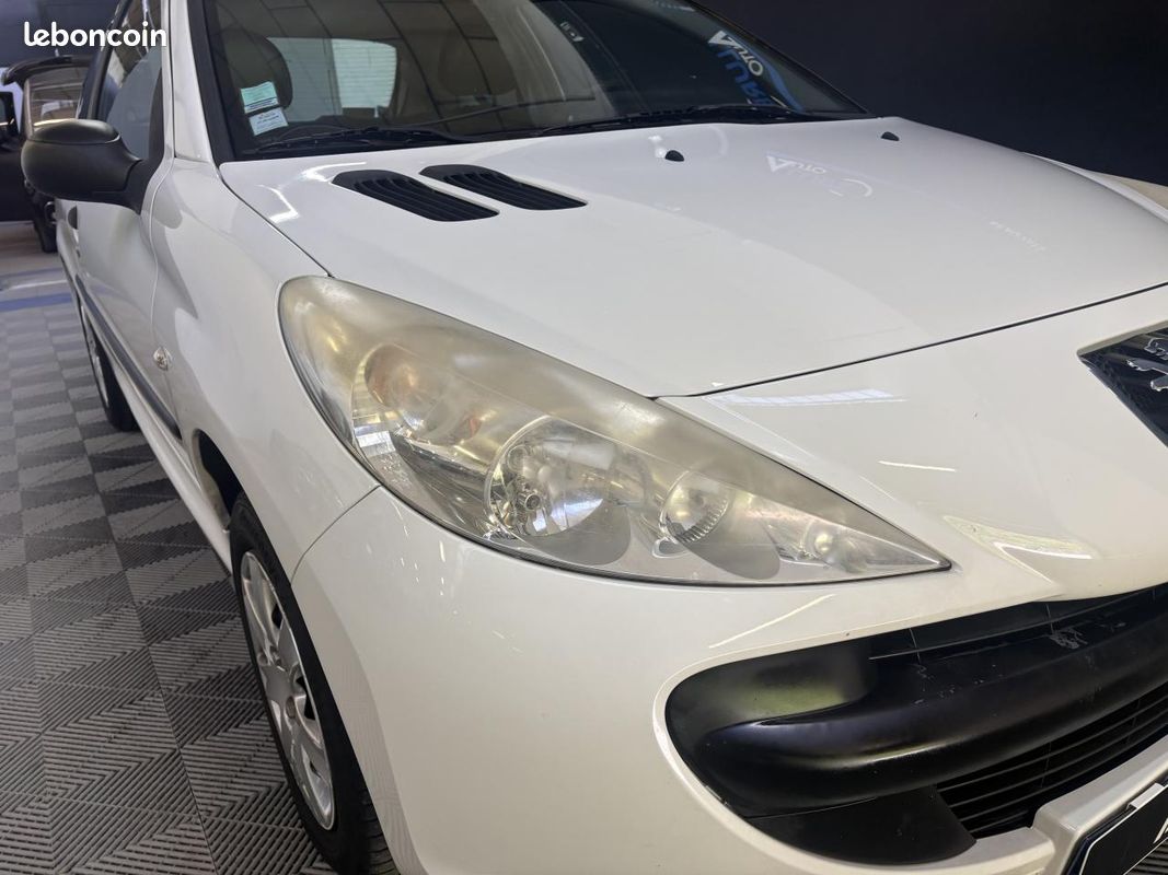 PEUGEOT 206 + 1.1i + 60cv Urban (idéal jeune permis) (image 13)