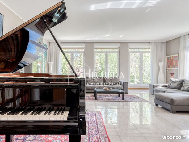 Maison 8 pièces 220 m²