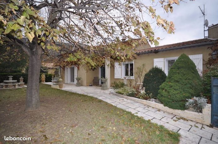 Villa 4 pièces 211 m²