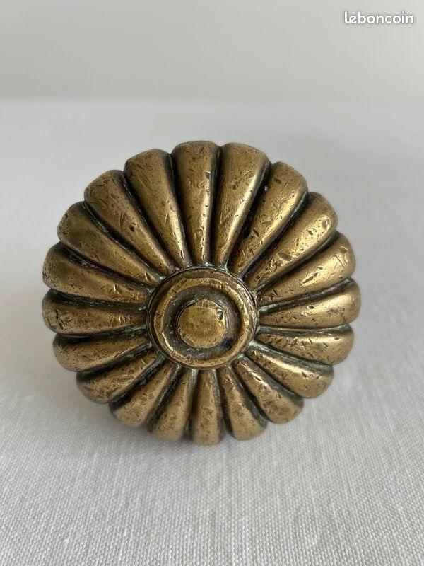 Bouton de porte ancien en bronze massif (image 1)